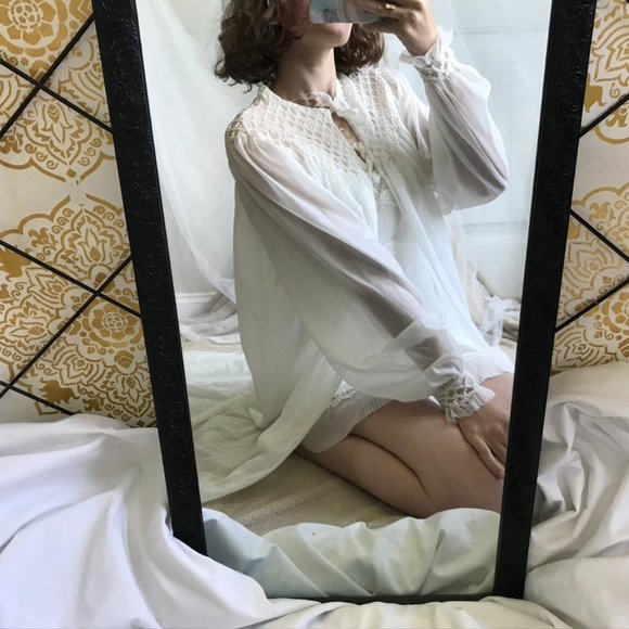 Vintage sheer long sleeved robe - Picture 1 of 6